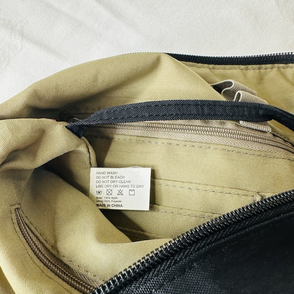 Baggallini Big Zip Crossbody Purse Lots of Pockets Nylon Wide Strap Lined 11” - Picture 8 of 14